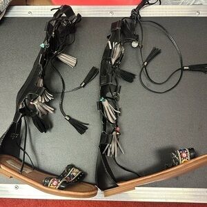 Vintage Havana Black lace up gladiator sandles size 6